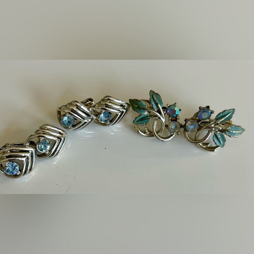 Coro vintage earrings set - gorgeous details!